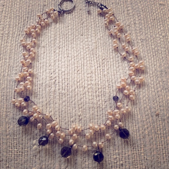 Pink pearl and smoky crystal necklace, bracelets and earrings. - Picture 5 of 11